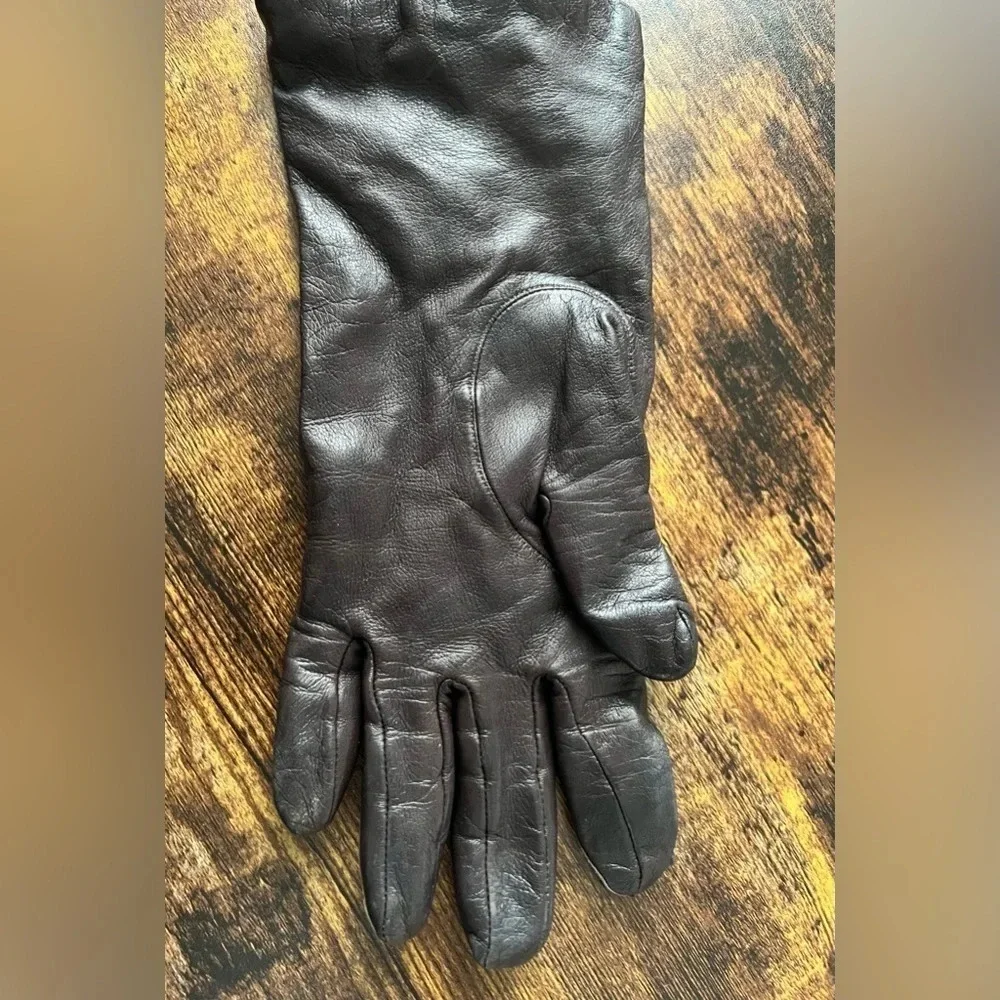 VINTAGE: Aris | womens leather, cashmere lined driving gloves. Size: 7